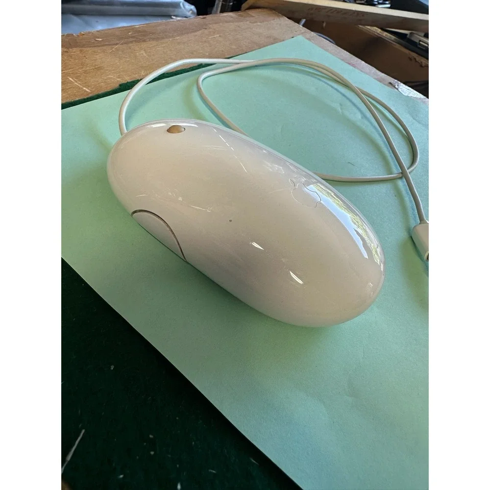 Apple Mighty Mouse A1152‎ Wired USB Optical Mouse White EMC 2058 Scroll Ball